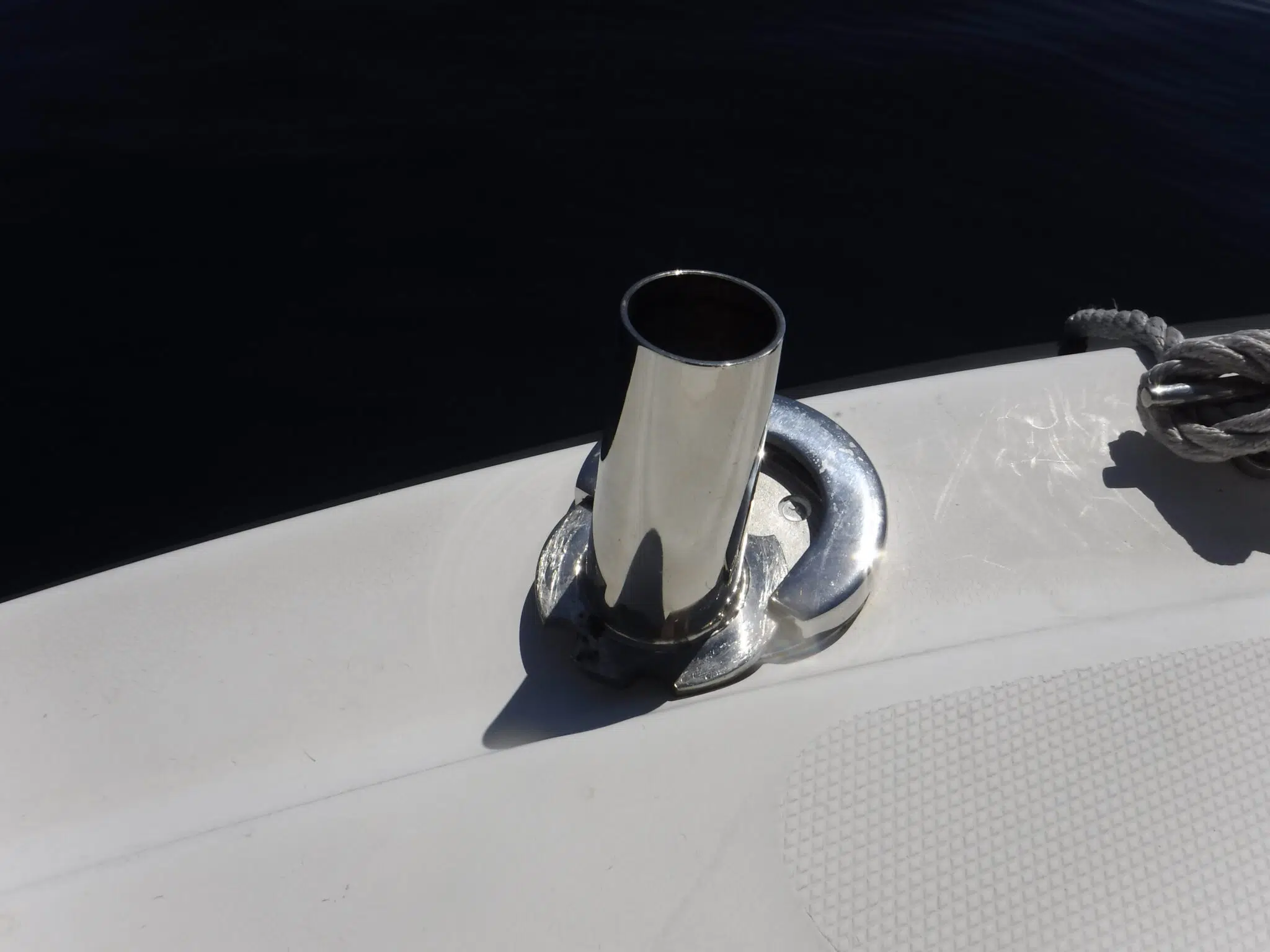 1-1/2" Stainless Steel Shade Pole Mounting Base w/ Cover Plate - Image 4